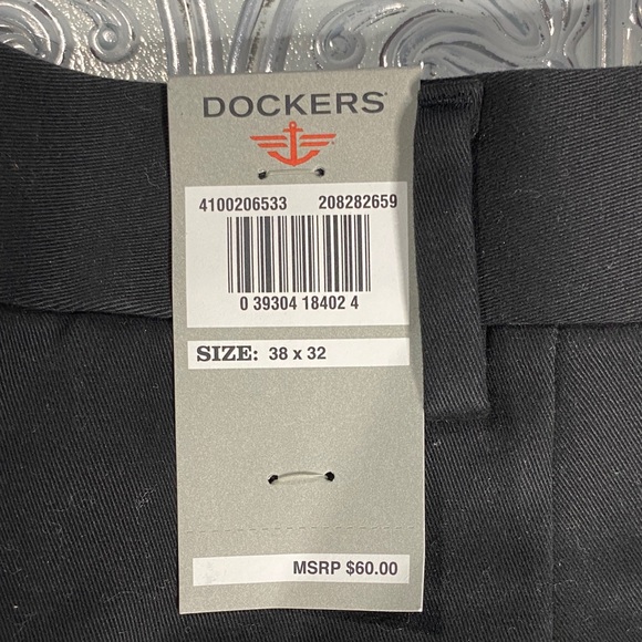 Dockers Men's Black Comfort Khaki Pleated Cuffed Relaxed Fit Pants 38x32 NWT - Picture 7 of 16